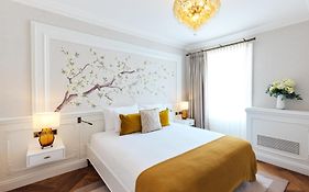 2 Chesham Hotel